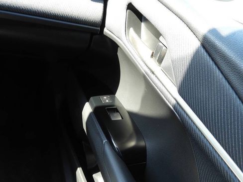 Used 2025 Toyota Camry SE FWD image 39