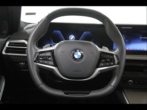 Used 2025 BMW 330i xDrive Sedan AWD/4WD image 7
