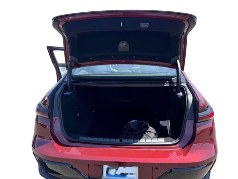 New 2025 BMW 750e xDrive image 13