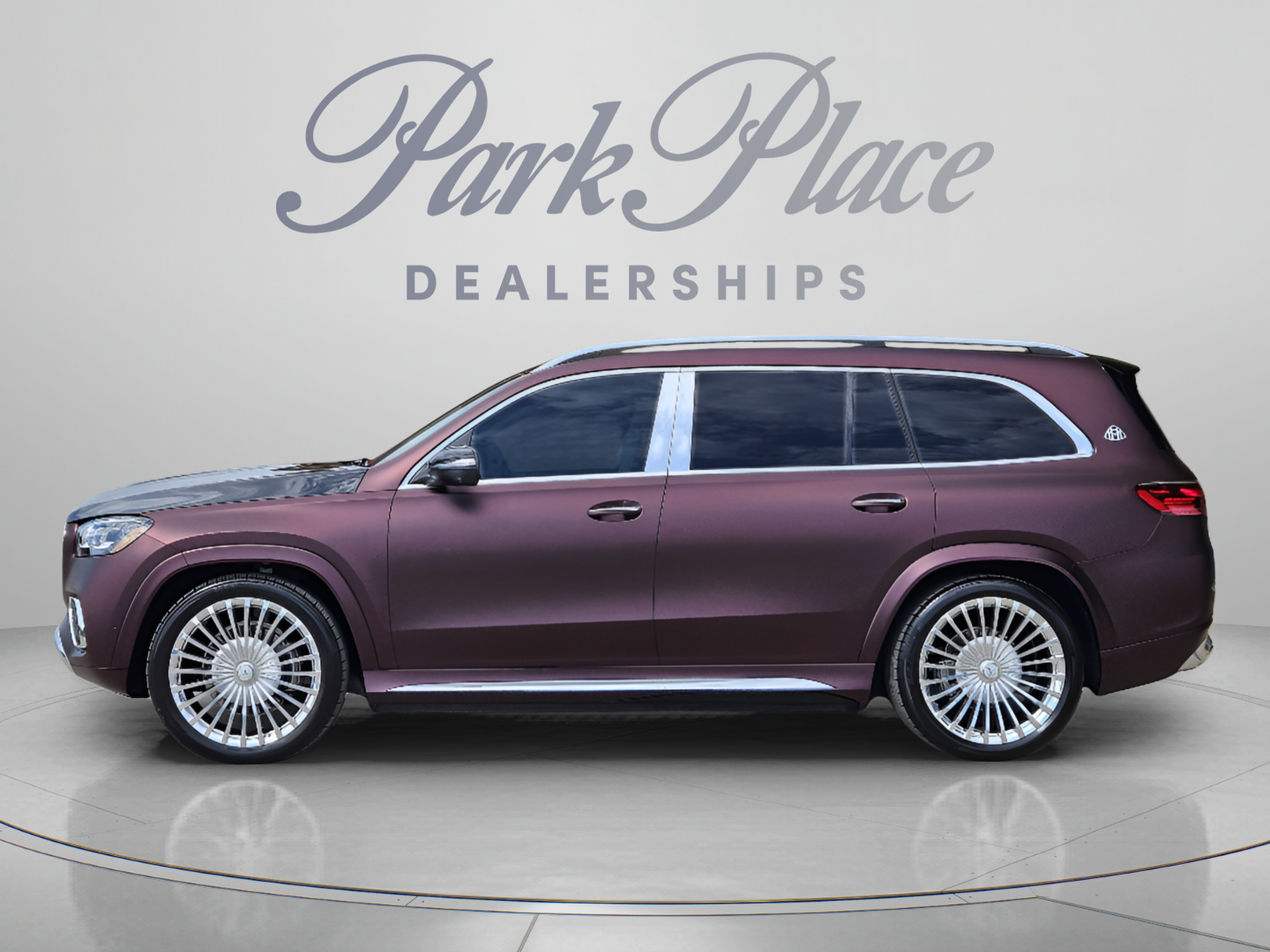 Used 2025 Mercedes-Benz Maybach GLS 600 4MATIC image 2