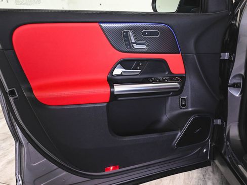 Used 2024 Mercedes-Benz GLA 35 AMG 4MATIC image 8