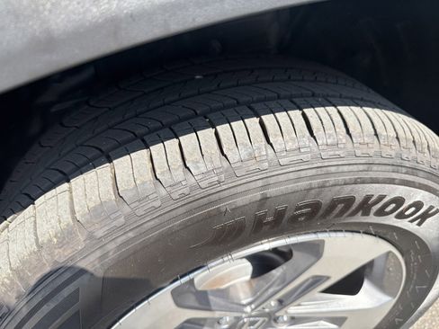 Used 2025 Honda Pilot EX-L image 11