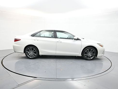 Used 2016 Toyota Camry SE image 8