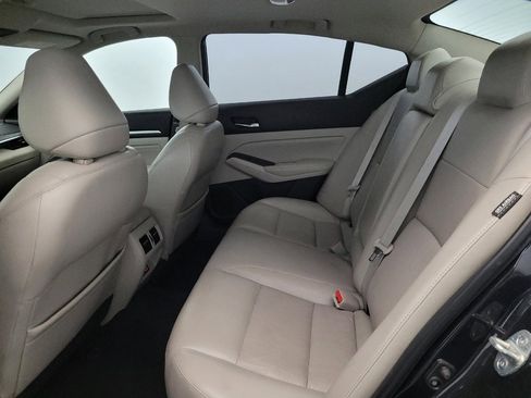 Used 2019 Nissan Altima 2.5 Platinum FWD image 18