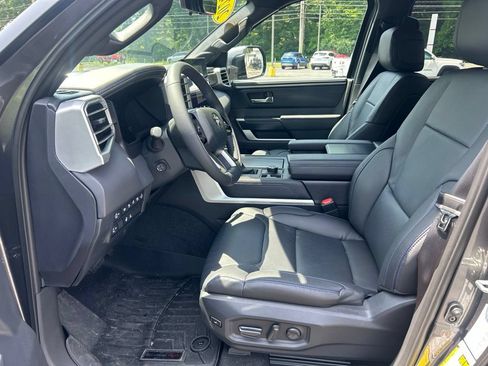 Used 2024 Toyota Tundra Platinum AWD/4WD image 10
