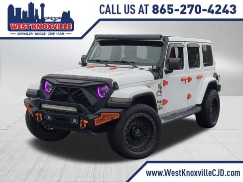 Used 2019 Jeep Wrangler Unlimited Sahara w/ Cold Weather Group AWD/4WD image 1
