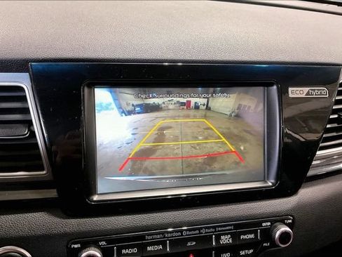 Used 2018 Kia Niro Touring FWD image 21