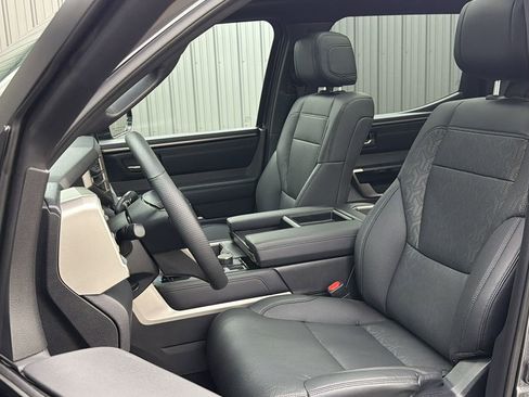 Used 2025 Toyota Tundra Limited image 31