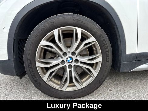 Used 2017 BMW X1 xDrive28i image 11
