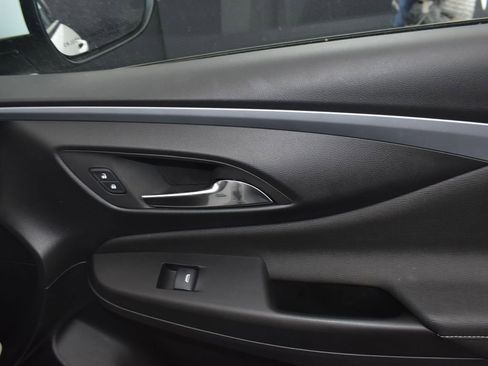 Used 2025 Buick Envista Preferred image 24