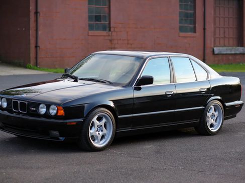 Used 1991 BMW M5 RWD image 3