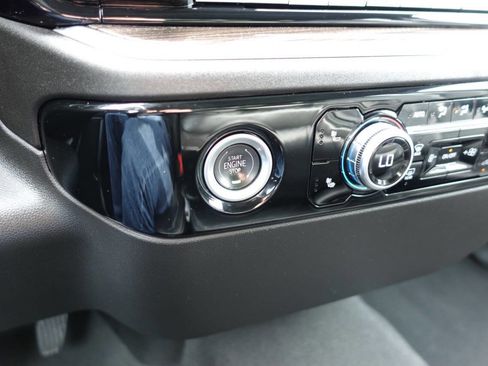 Used 2024 GMC Sierra 1500 Elevation image 38