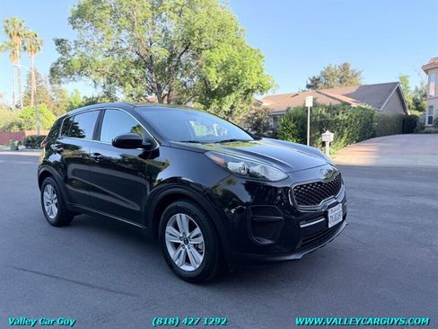 Used 2017 Kia Sportage LX image 3