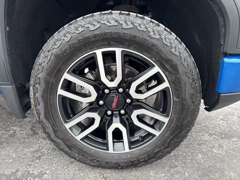 Used 2024 GMC Sierra 1500 AT4 w/ Technology Package image 9