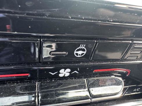 Used 2022 Jeep Grand Cherokee Laredo w/ Luxury Tech Group I image 22