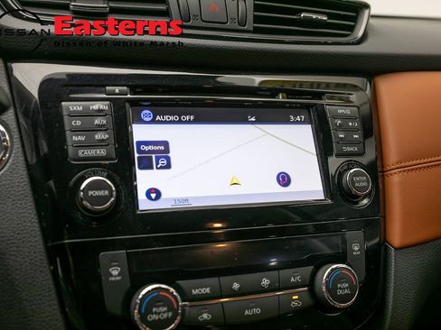 Used 2017 Nissan Rogue SL w/ SL Premium Package AWD/4WD image 18