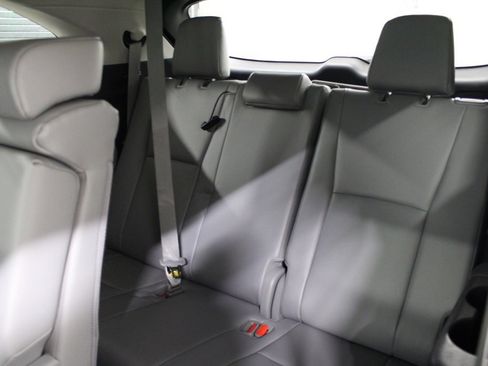 Used 2021 Toyota Highlander XLE image 38