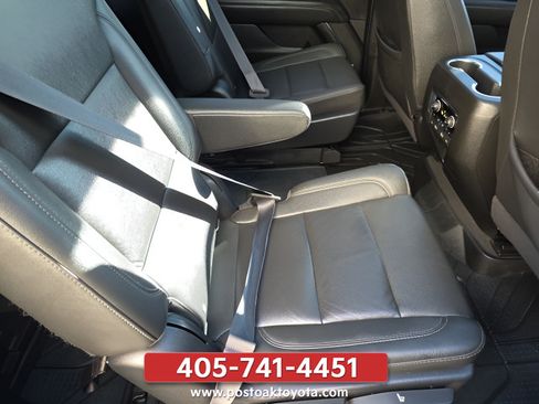 Used 2022 Chevrolet Suburban Z71 w/ Luxury Package AWD/4WD image 34