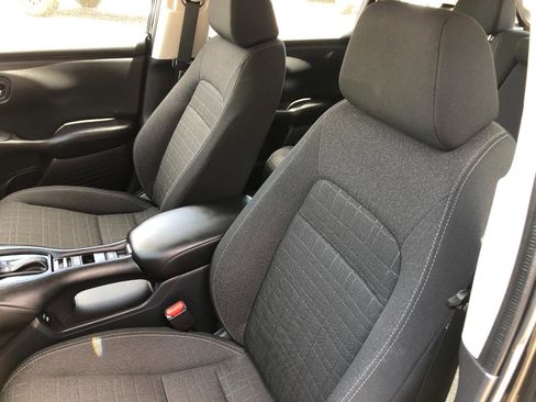 Used 2025 Honda HR-V LX image 16