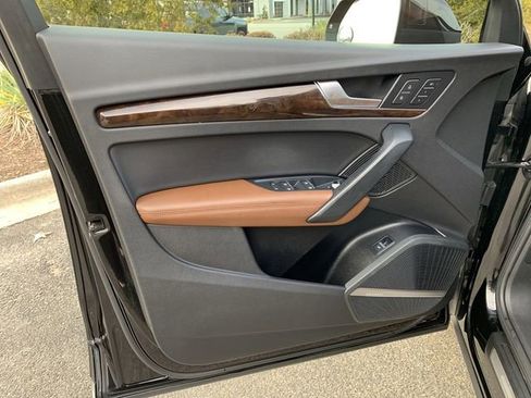 Used 2019 Audi Q5 2.0T Premium Plus w/ Premium Plus Package image 17