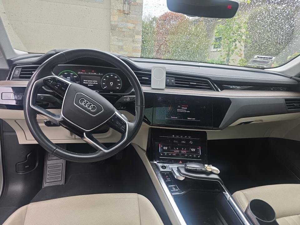 Used 2024 Audi Q8 e-tron Premium Plus AWD/4WD image 10