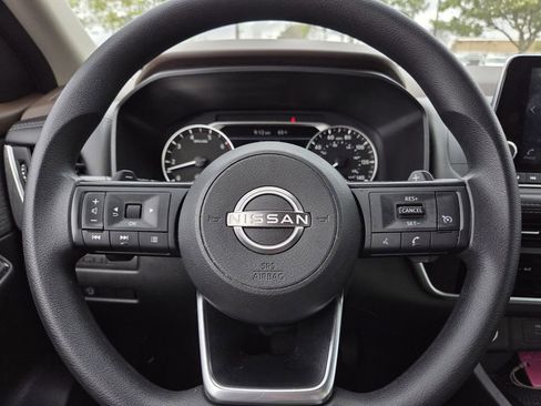 Used 2023 Nissan Rogue S image 19