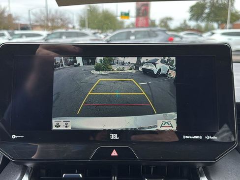 Used 2021 Toyota Venza XLE w/ Softex Package image 20