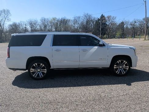 Used 2019 GMC Yukon XL Denali w/ Denali Ultimate Package image 6