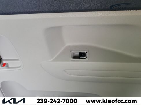 Used 2021 Kia Sedona EX FWD image 15