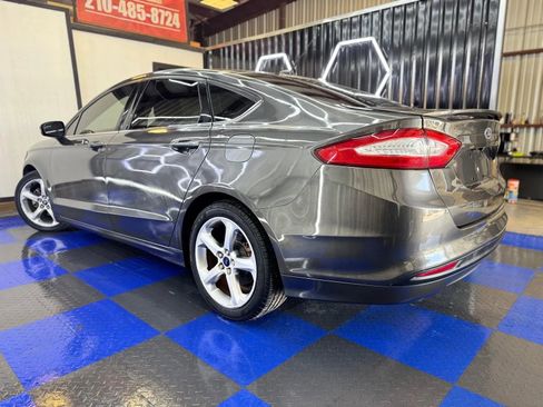 Used 2016 Ford Fusion SE w/ Equipment Group 201A image 24