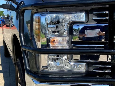 Used 2019 Ford F250 Lariat w/ Lariat Value Package AWD/4WD image 27