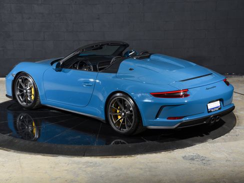 Used 2019 Porsche 911 Speedster RWD image 11