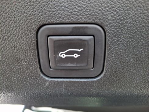 Certified 2023 GMC Yukon Denali image 32