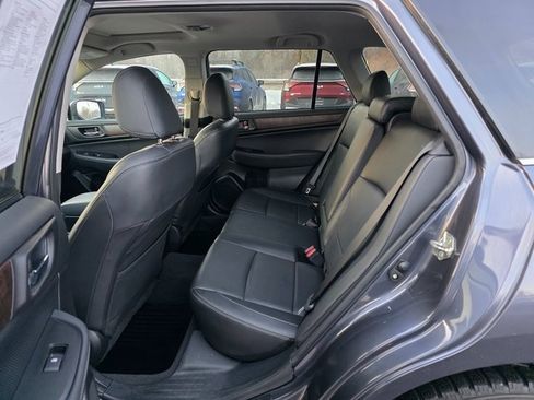 Used 2017 Subaru Outback 2.5i Limited image 18