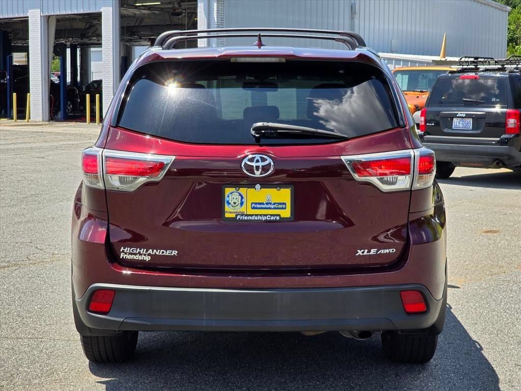 Used 2016 Toyota Highlander XLE AWD/4WD image 25
