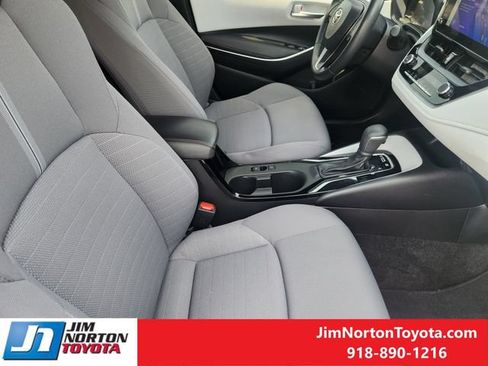 Used 2023 Toyota Corolla SE w/ SE Package FWD image 15