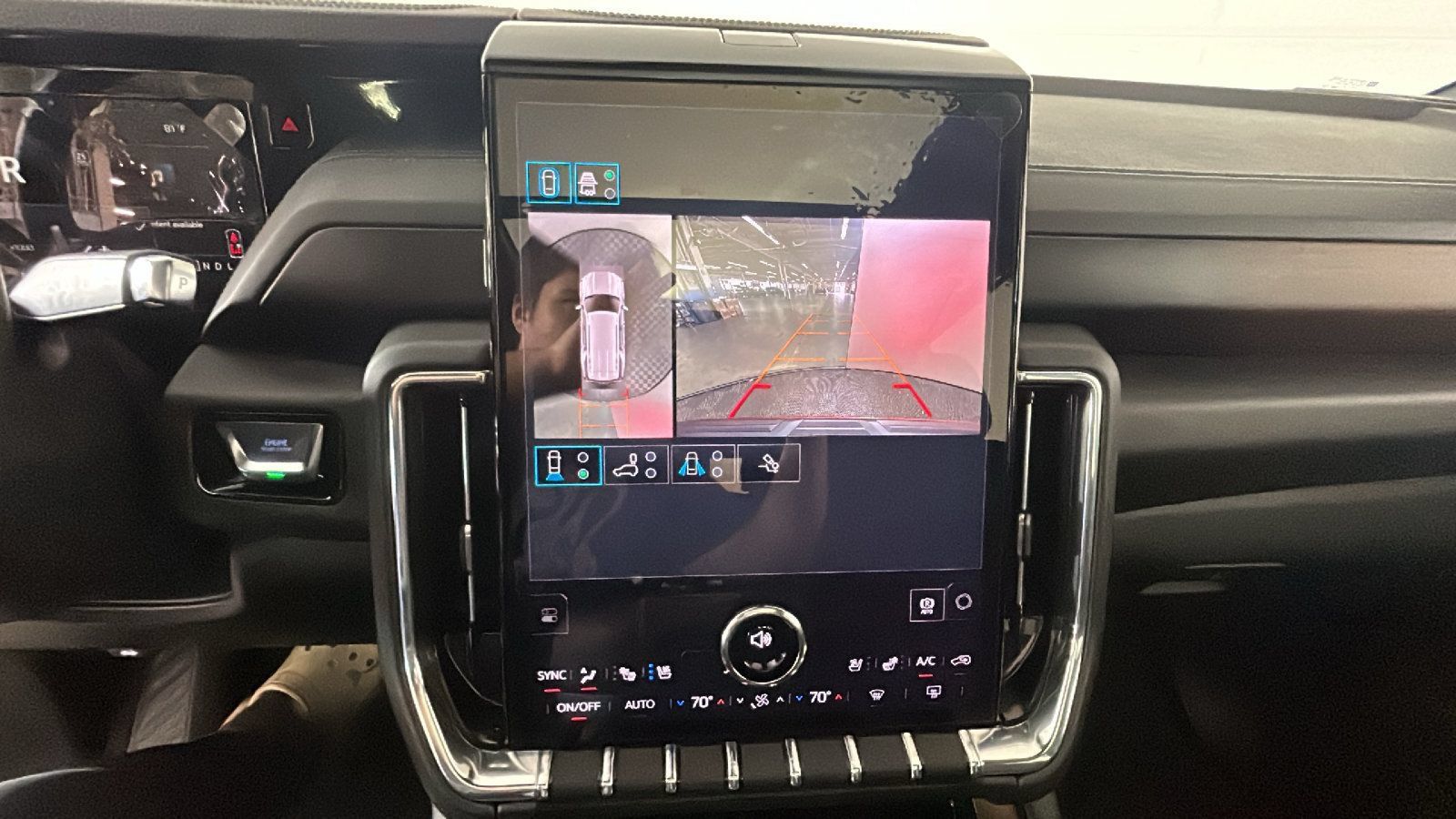 New 2026 GMC Yukon Denali w/ Sun & Power Step Package AWD/4WD image 29