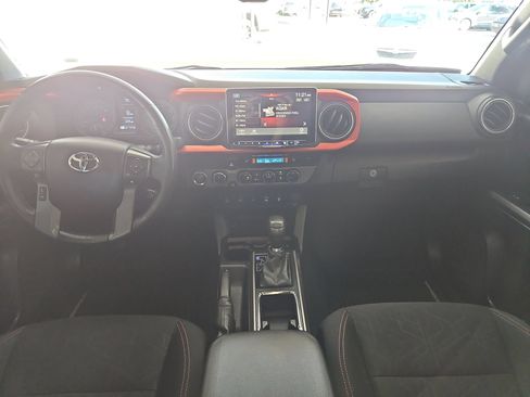 Used 2016 Toyota Tacoma TRD Sport w/ Premium & Technology Package AWD/4WD image 7