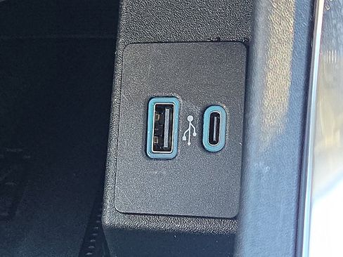 Certified 2024 Ford Edge Titanium image 20