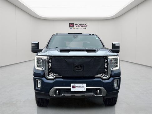 Used 2022 GMC Sierra 3500 Denali image 2