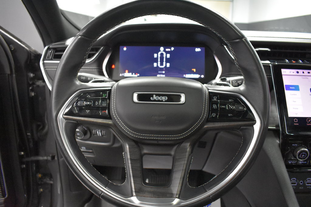 Used 2021 Jeep Grand Cherokee L Overland w/ Luxury Tech Group IV AWD/4WD image 32