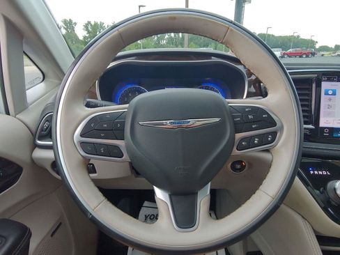 Used 2021 Chrysler Pacifica Limited w/ Premium & Safety Sphere Group AWD/4WD image 14