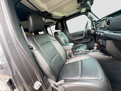 Used 2023 Jeep Wrangler Unlimited Sahara w/ Cold Weather Group AWD/4WD image 32