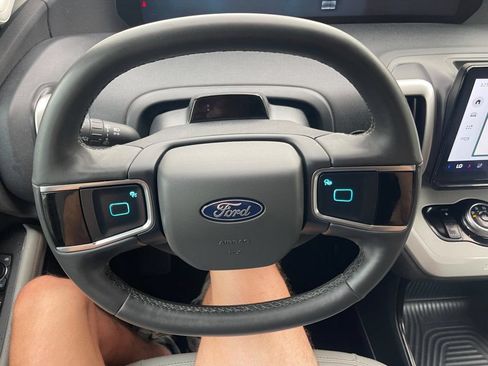 Used 2025 Ford Expedition Active AWD/4WD image 15