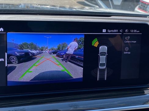 Used 2023 BMW 530e xDrive w/ Premium Package image 15