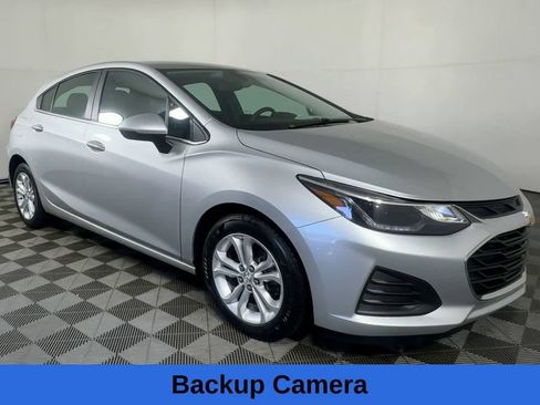 Used 2019 Chevrolet Cruze LT FWD image 3