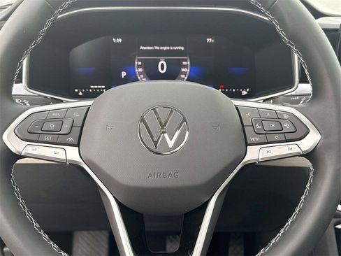 New 2025 Volkswagen Taos SE FWD image 16