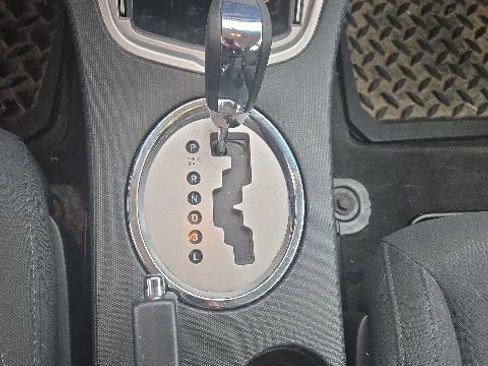 Used 2010 Chrysler Sebring Touring FWD image 8