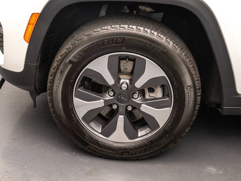 Used 2023 Jeep Grand Cherokee 4WD 4xe image 44