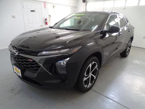 Certified 2024 Chevrolet Trax RS w/ Driver Confidence Package FWD image 14